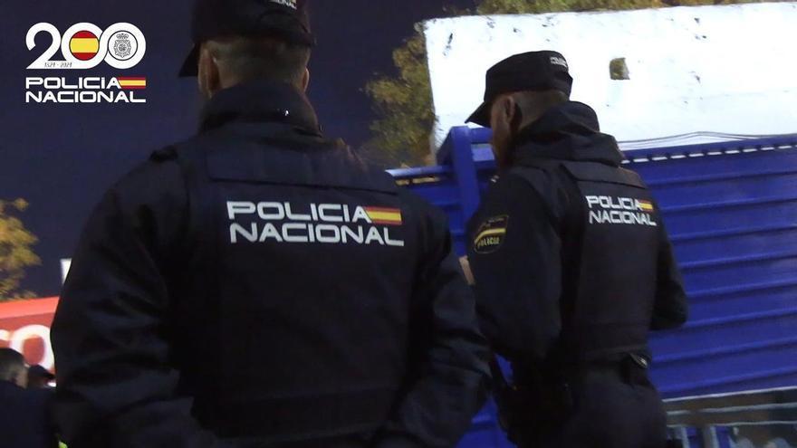 Cinco detenidos, dos menores, en Ciutadella por agredir y robar a tres personas