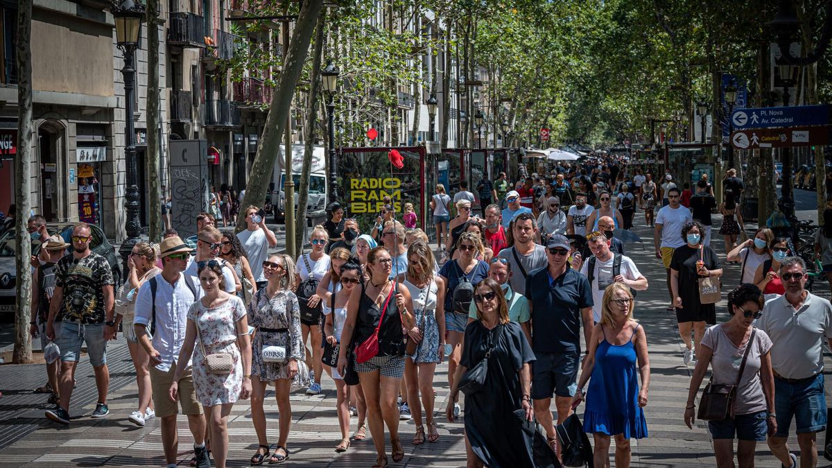El Mundo Today | Un británico le roba la cartera a un turista en la Rambla para sentirse plenamente integrado en Barcelona