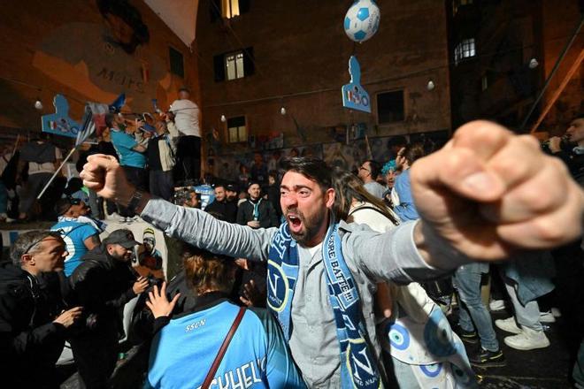 La locura en Nápoles por el Scudetto ya es una realidad