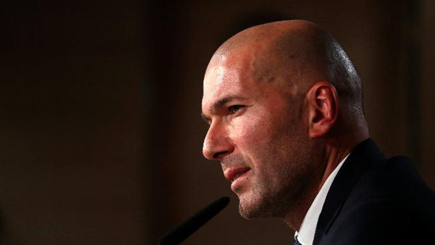 Zidane, en su primera rueda de prensa como técnico del Madrid.