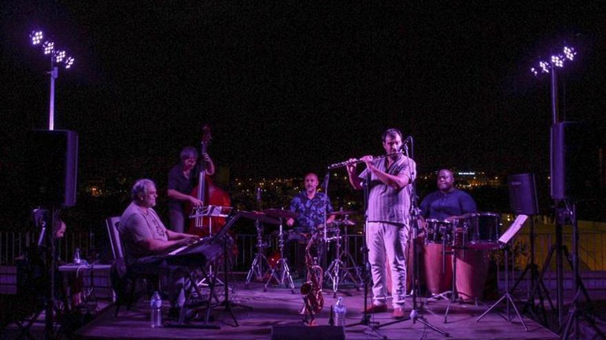 Sigue la música en la terraza del Centro de Visitantes