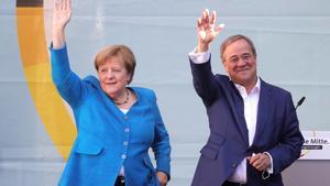 Angela Merkel y Armin Laschet el pasado mes de septiembre en un acto electoral en Aachen.