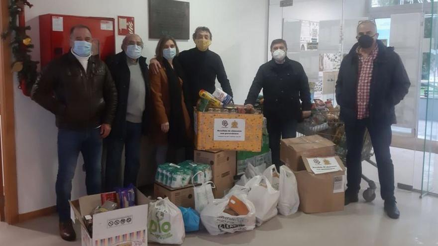 El Grupo Casa Paco recoge mil kilos de alimentos para Cáritas