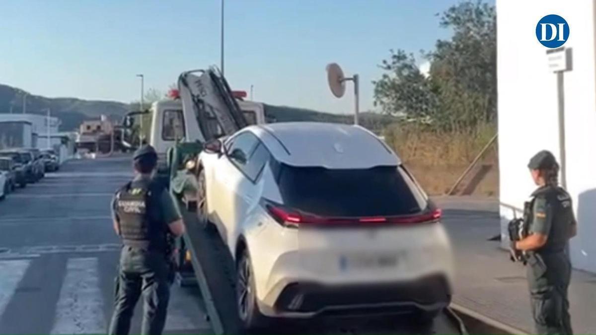 Golpe a los ‘taxis pirata’ en Ibiza: 14 vehículos intervenidos