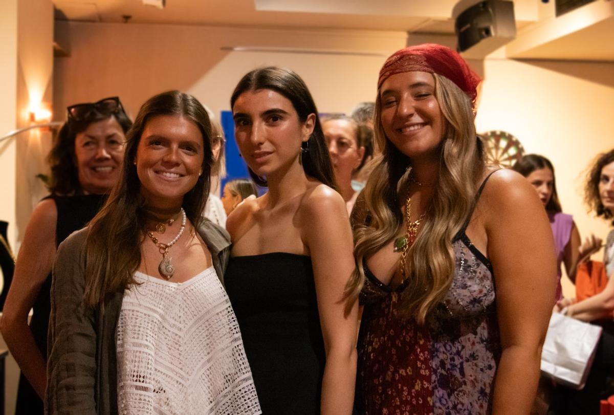 Inés Mataix, Laura Diago y María Aviñó Gómez.