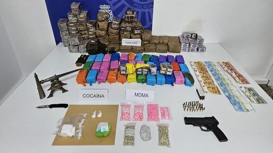 Hachís, cocaína, cristal y éxtasis: este es el alijo de droga que incauta la Policía Nacional en Santa Cruz