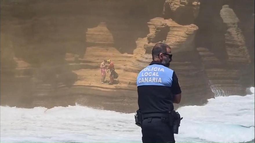 Four Rescued by Air After Getting Trapped by Rough Seas in Tenerife