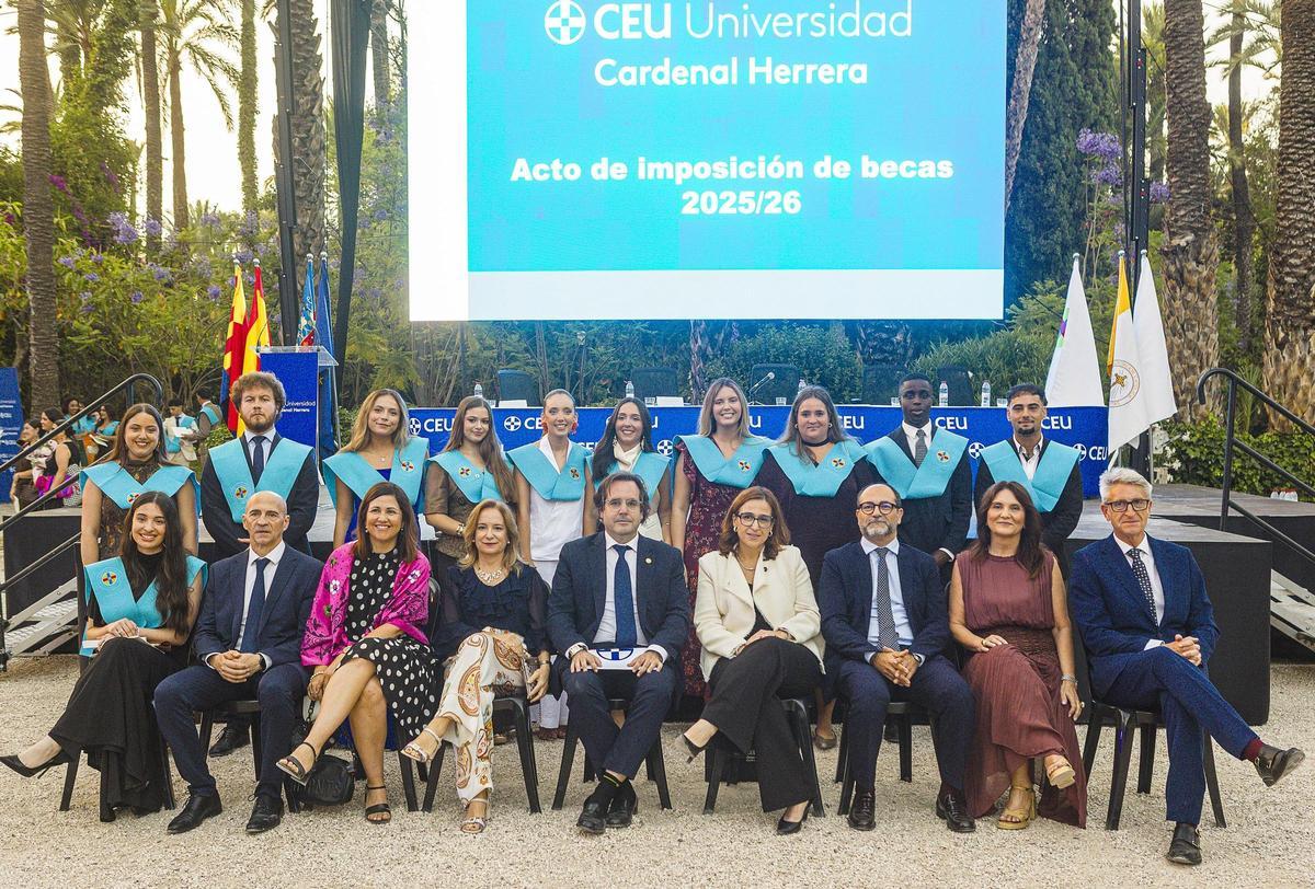 Graduados del Diploma Universitario en Desarrollo Personal y Profesional.