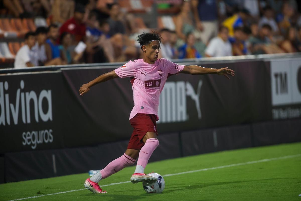 Marc Martínez, canterano del Valencia ayer contra el Hércules