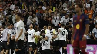 Dos novedades para el centro de la defensa del Valencia CF 26/27