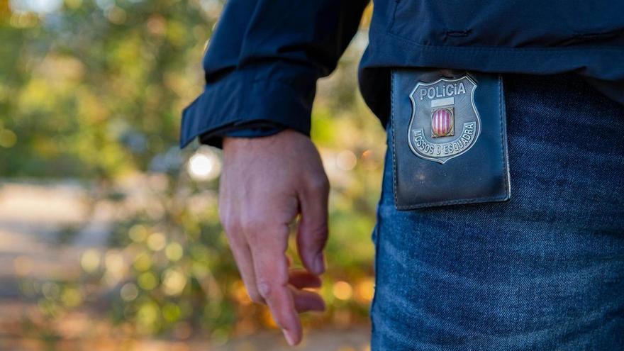 Detenida por apuñalar en el culo a un guardia urbano de paisano en Barcelona