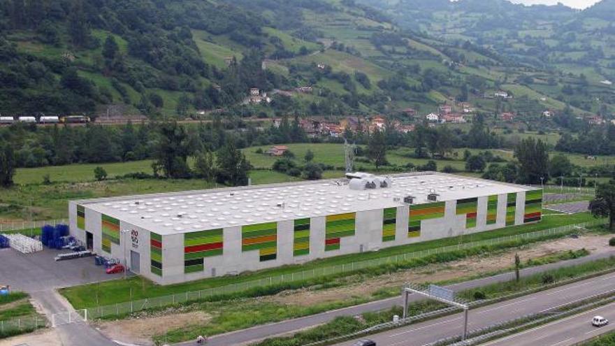 La fábrica de Rioglass Solar ubicada en el polígono de Villallana.