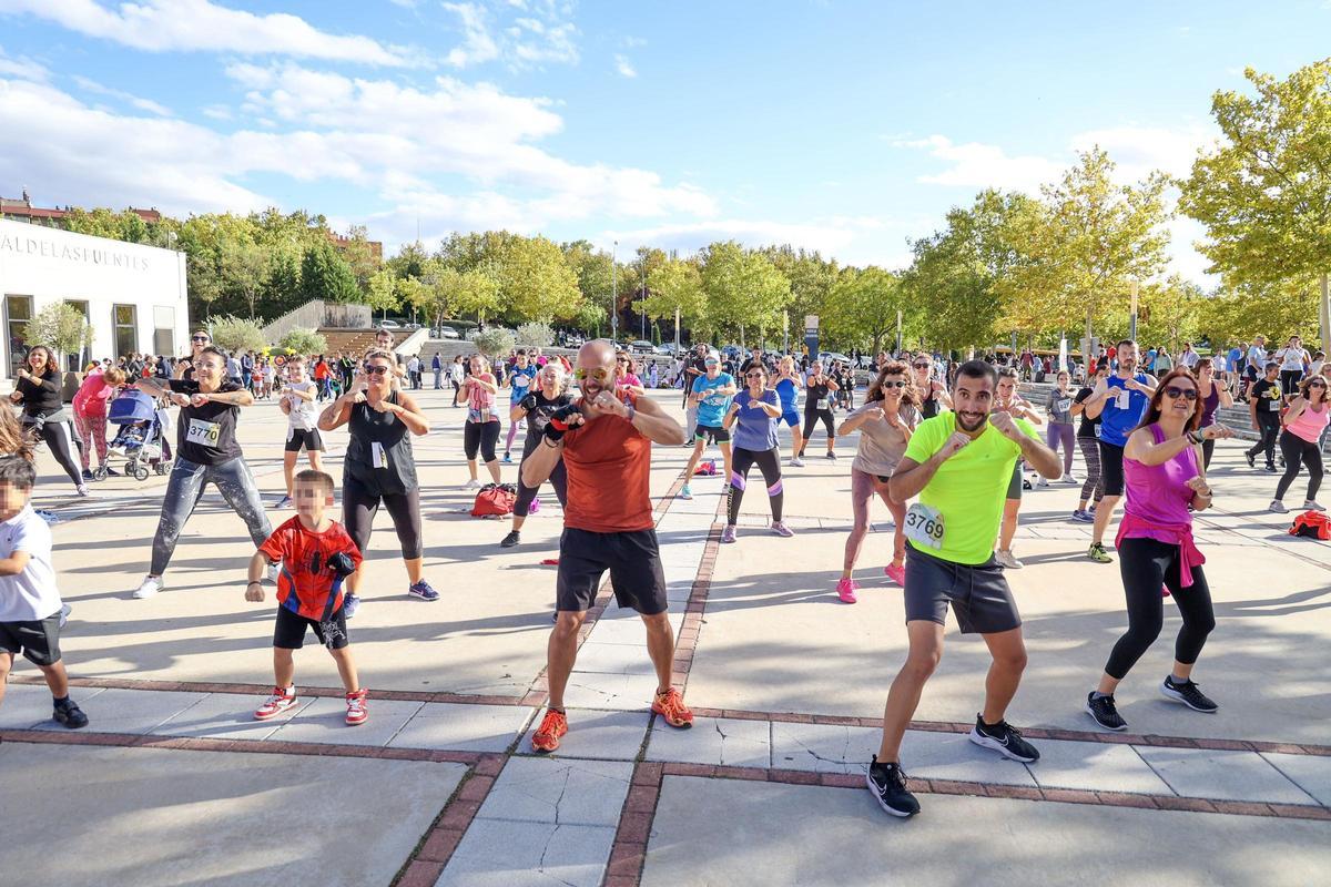 Vecinos de Alcobendas practican deporte en la Ciudad Deportiva Valdelasfuentes.