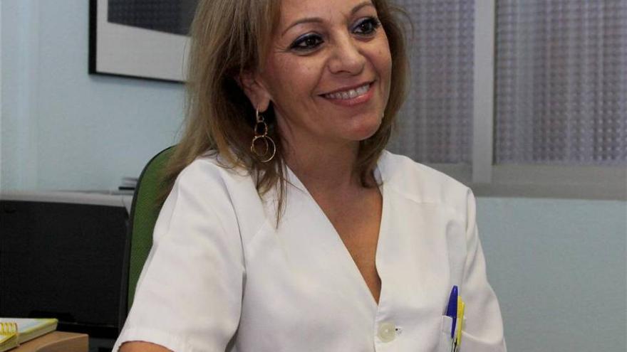 Pilar Rodríguez, enfermera de Oncología en Cáceres: &quot;Te tienes que poner en el lugar del paciente, pero tienes que salvarle, no te puedes ahogar con él&quot;
