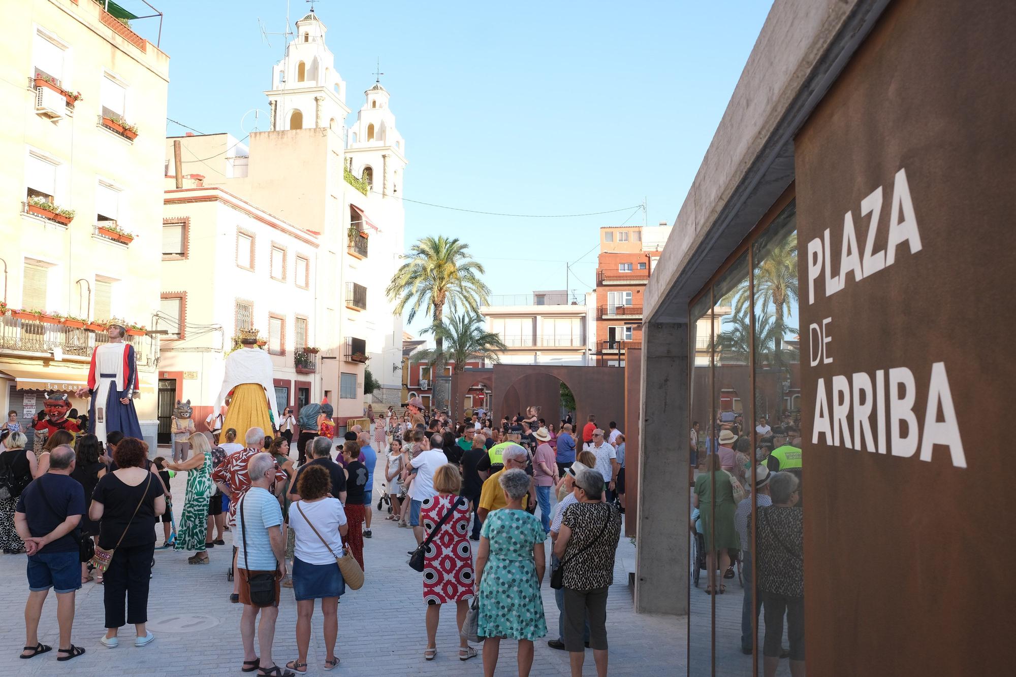 Así ha sido el acto de inaguración de la nueva Plaza de Arriba de Elda