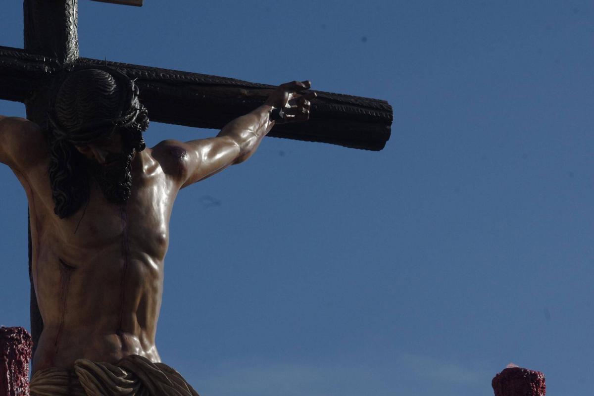 El Cristo de Hermandad y Caridad sale en procesión extraordinaria este sábado por el Puerto de la Torre con motivo del 25 aniversario de su bendición.
