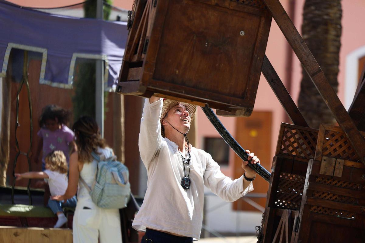Así se divierten los niños en la Ibiza Medieval