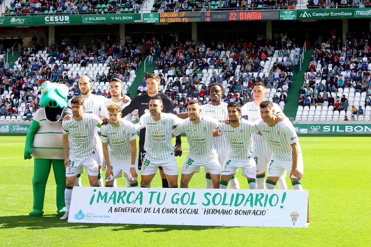 Las imágenes de la afición en el Córdoba CF - Ceuta