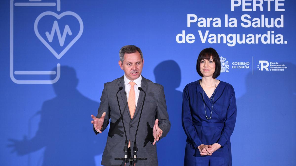 La ministra de Ciencia e Innovación, Diana Morant, y el ministro de Sanidad, José Miñones, antes de presidir la reunión de la Alianza Salud de Vanguardia, en la sede del Ministerio de Ciencia e Innovación, a 7 de junio de 2023, en Madrid (España).