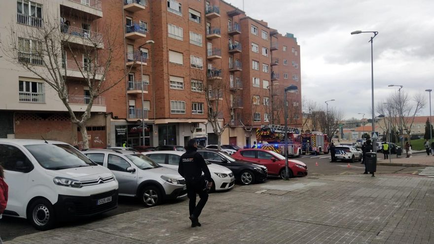 GALERÍA | Declarado un incendio en un edificio de la calle Cantero Villamil