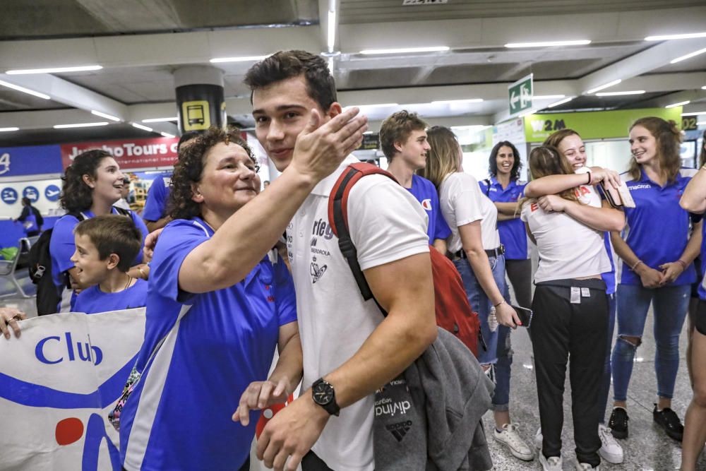 Cintia Rodríguez y Nicolau Mir, recibidos como héroes