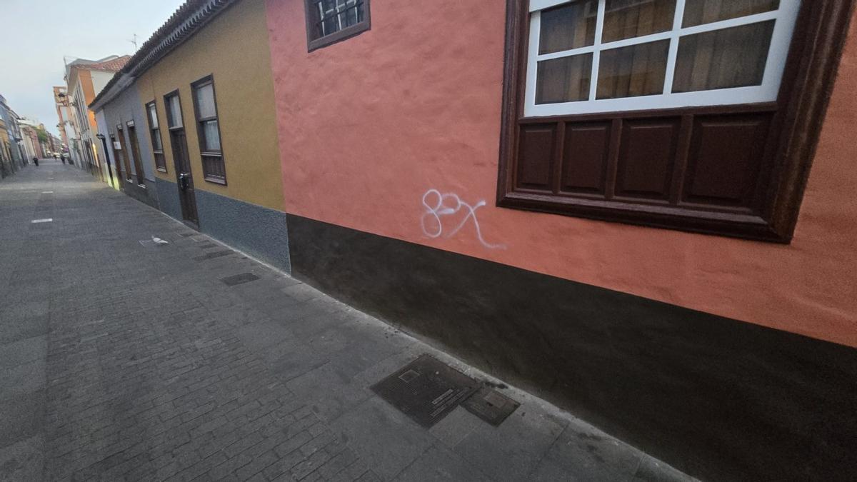 La Policía Local de La Laguna busca a los autores del atentado vandálico contra el casco histórico