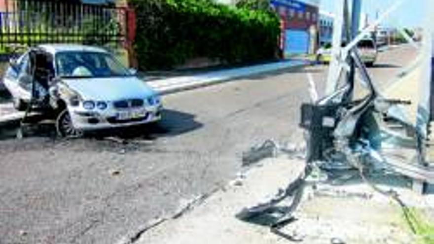 Un conductor ebrio causa un accidente con un herido grave en Badajoz
