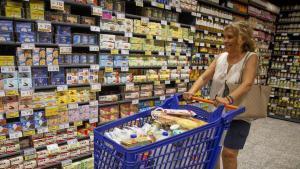 Els catalans van a l’híper a comprar drogueria més que alimentació