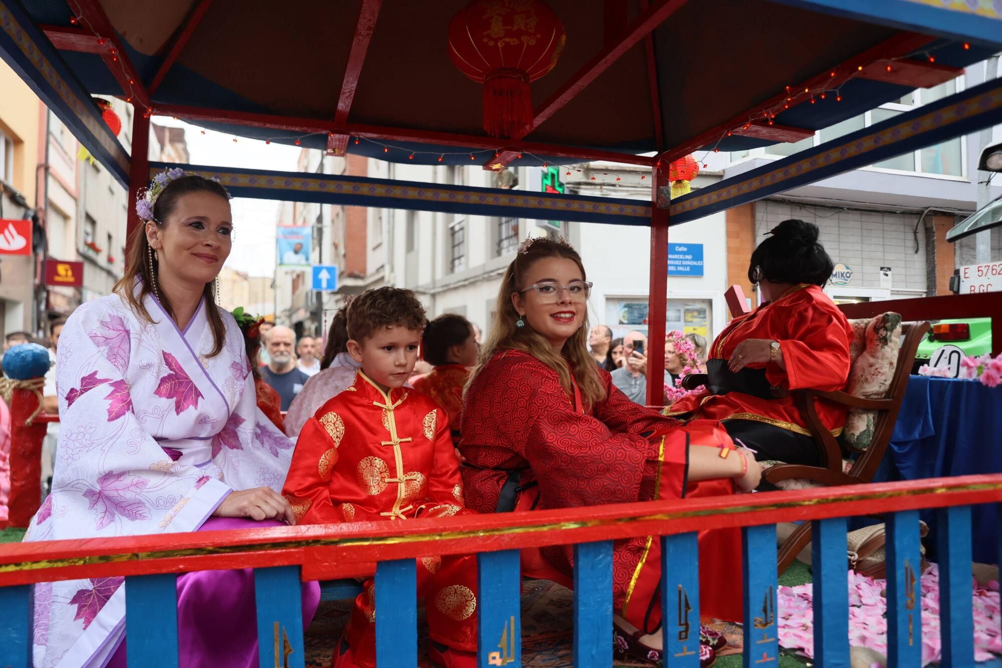 EN IMÁGENES: El desfile de carrozas por las fiestas del Carmen de Luancoi