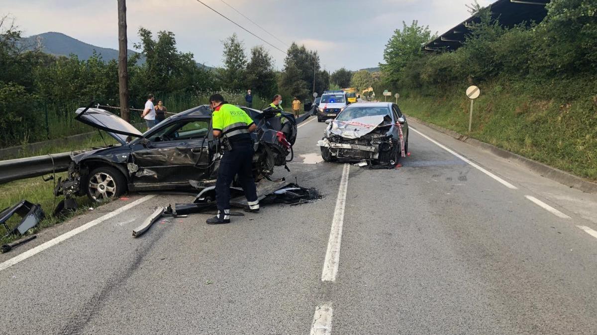 Els serveis d&#039;emergències actuant en l&#039;accident d&#039;ahir