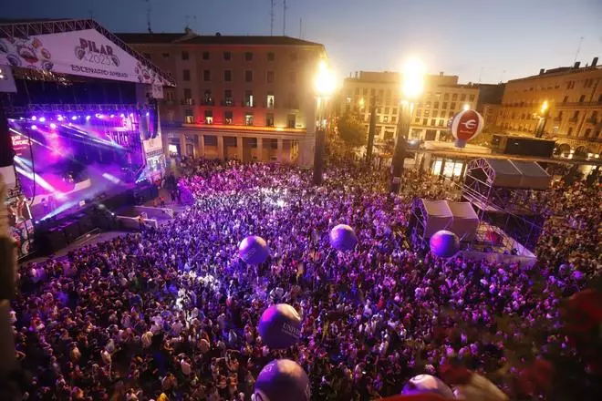 Así lucía la plaza del Pilar durante el pregón de fiestas