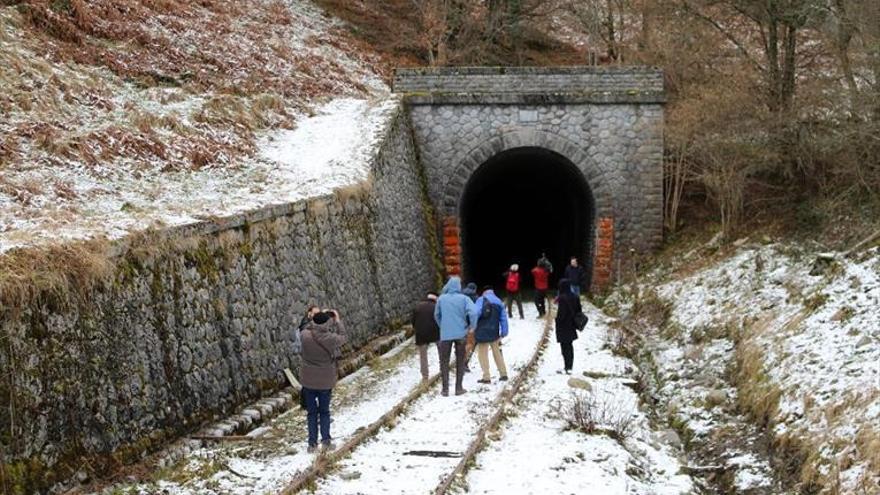 Autoridades galas visitan el túnel de Sayerce