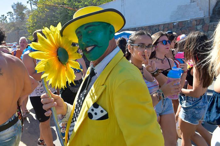 Fiesta de carnaval en la playa