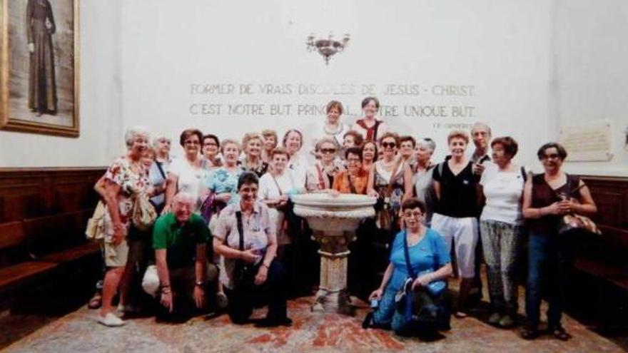 Visita de antiguas alumnas del Santo Ángel a Quillán