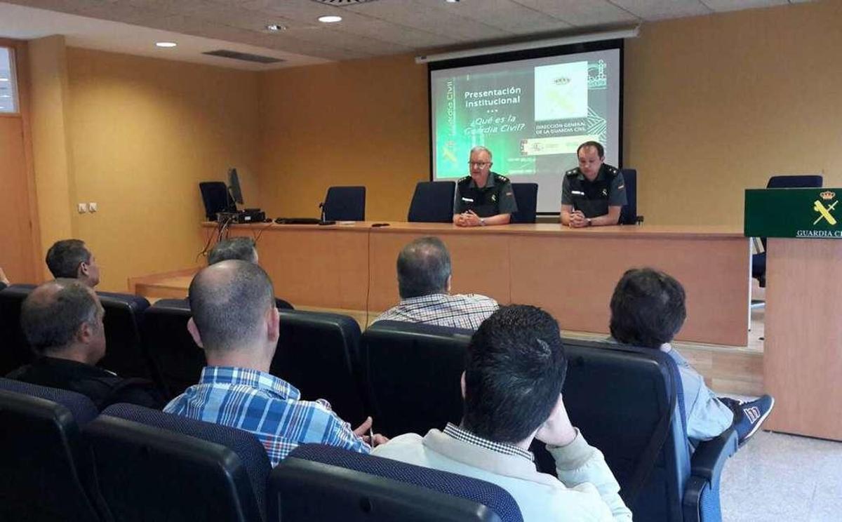 Reunión entre los mandos de la Comandancia y las empresas de seguridad privada de la provincia.