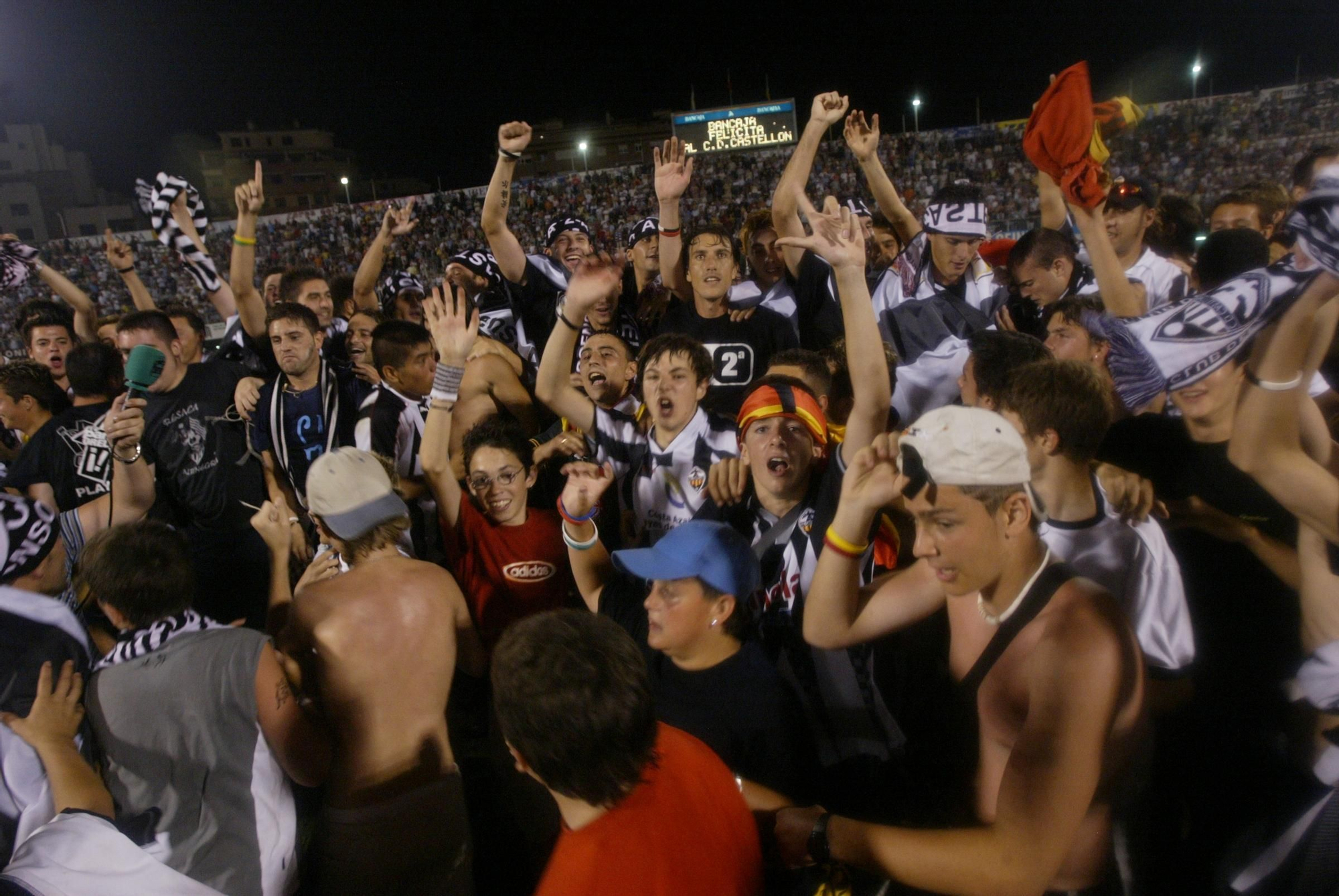 Galería | 20 años del mítico gol de Manu Busto en Castalia para ascender a Segunda: ¿lo recuerdas?