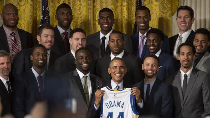 Barack Obama, con los Golden State Warriors.