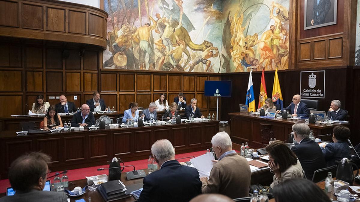 Pleno del Cabildo de Gran Canaria durante el Debate del estado de la Isla