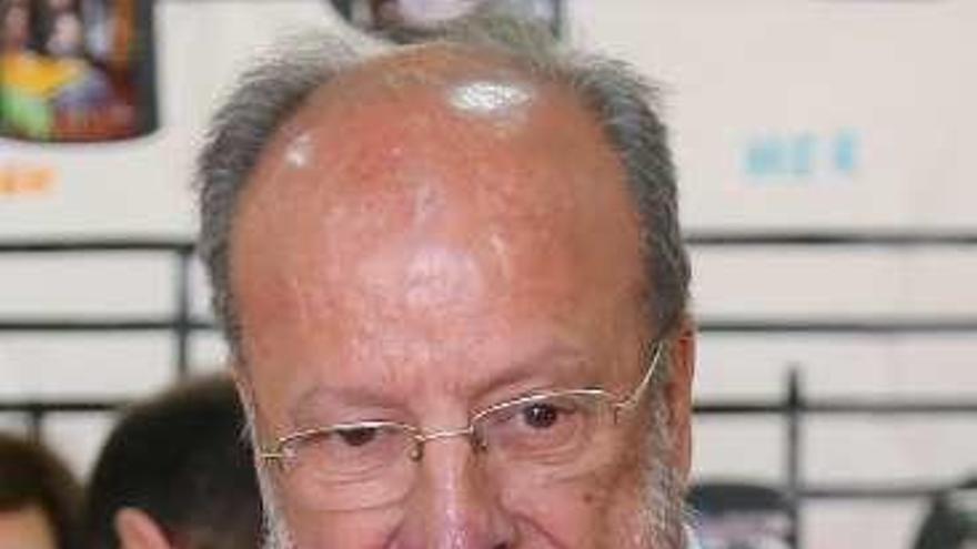 Javier León de la Riva.