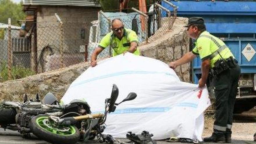 Accidente mortal en la carretera de Santa Eulària a Cala Llonga.