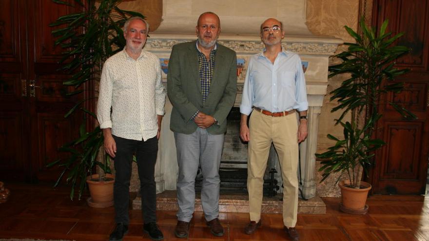 M. A. March, M. Ensenyat y Carlos Alfaro, hoy en la sede del Consell.