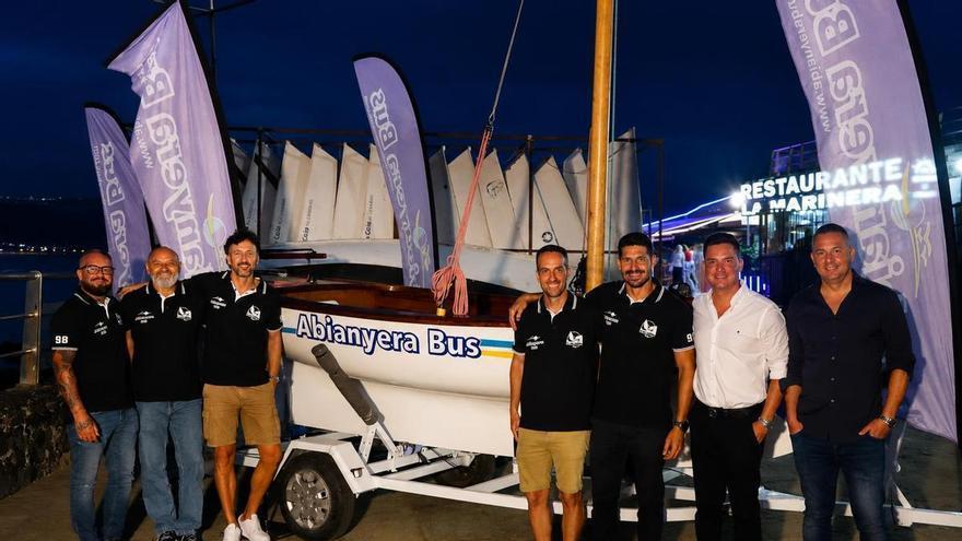 El Barquillo Abianyera Bus Playa de la Laja inicia su andadura con una emotiva presentación en el Real Club Victoria