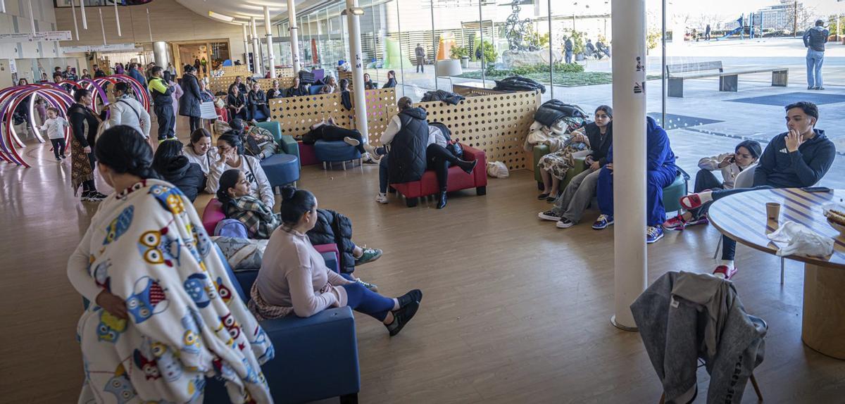 Més de 250 famílies de pacients de fora de BCN es queden sense allotjament