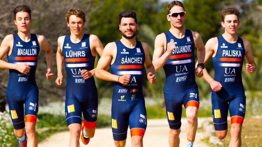 Los tres ases del triatlón UA unen sus fuerzas por primera vez en una Copa del Mundo