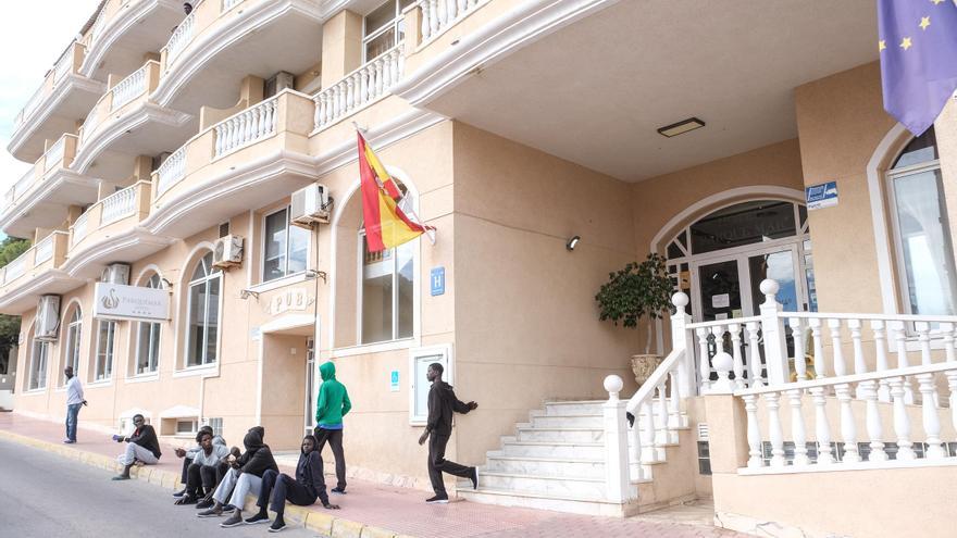 Un hotel de Guardamar del Segura aloja a 231 migrantes de origen senegalés procedentes de Canarias
