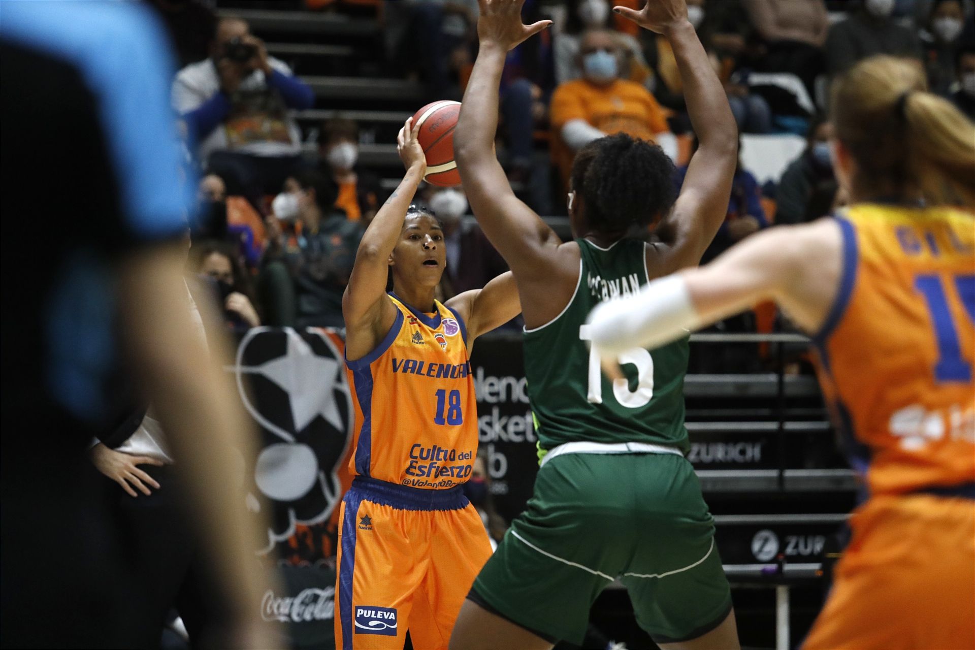 El Valencia Basket elimina al Ormanspor: Las mejores fotos