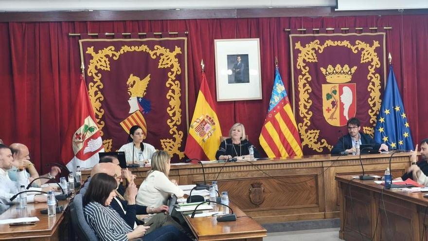 La alcaldesa de Vinaròs denuncia un “escrache” impulsado por la oposición
