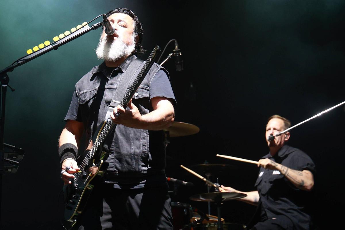 Molotov llena Castrelos con su 'rock' con sello mexicano