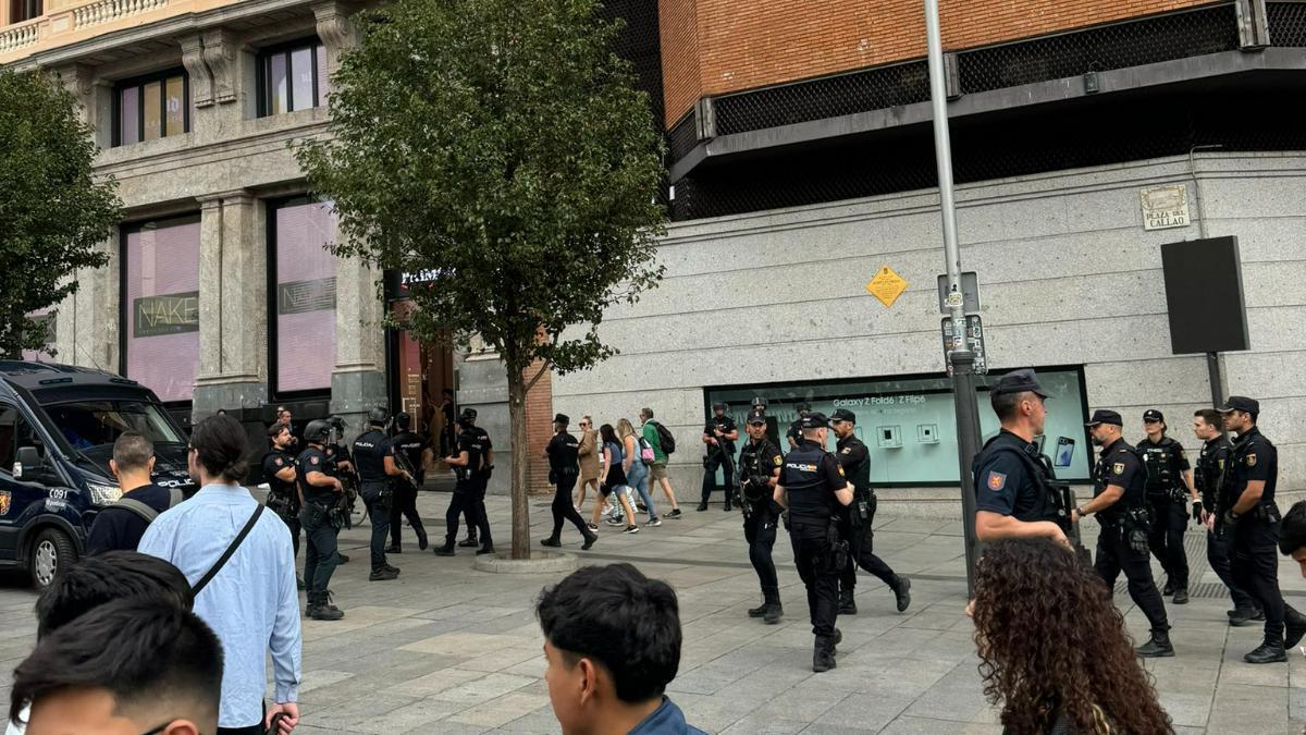 Ambiente de este sábado en la Plaza Callao de Madrid.