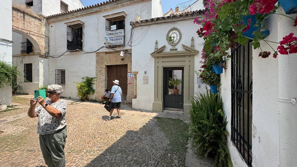 Calleja de las Flores, justo al lado de la Mezquita-Catedral, donde un cinco estrellas abrirá el año que viene.